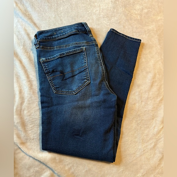 American Eagle - Mid-Rise Super Stretch Crop Jeggings (Capris) - Size 4L - Picture 2 of 6